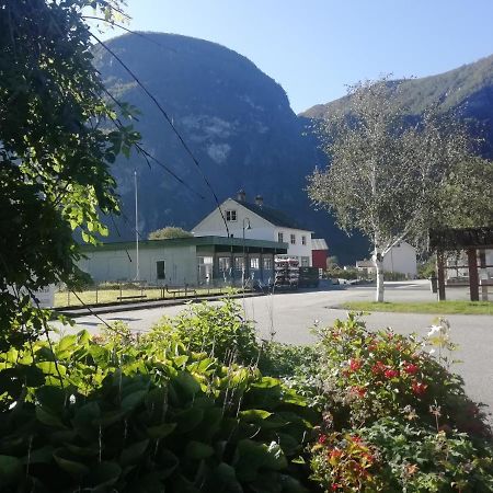 Adventure Hotel & Guesthouse Eidfjord New מראה חיצוני תמונה